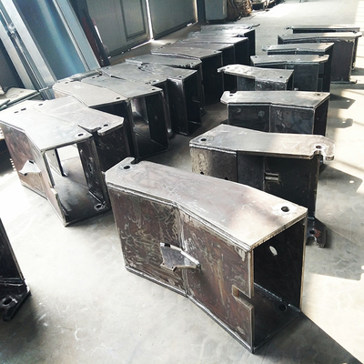 900mm Q355B الليزر قطع الصفائح المعدنية معالجة أجزاء لحام المعادن SPCC